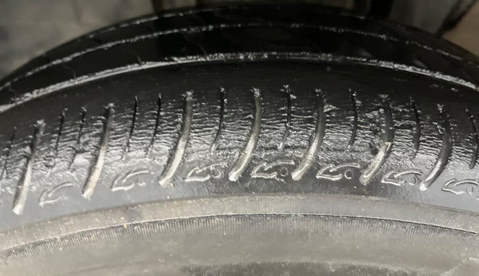 2020 Renault TRIBER RXZ AMT, Petrol, Automatic, 52,492 km, Left Front Tyre Tread