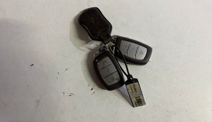 2017 Hyundai Creta SX PLUS 1.6 PETROL, Petrol, Manual, 36,922 km, Key Close Up