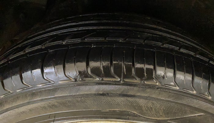 2017 Hyundai Creta SX PLUS 1.6 PETROL, Petrol, Manual, 36,922 km, Right Rear Tyre Tread