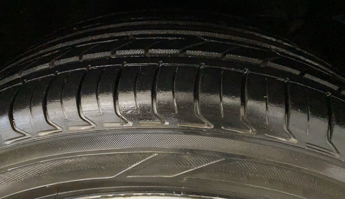 2017 Hyundai Creta SX PLUS 1.6 PETROL, Petrol, Manual, 36,922 km, Right Front Tyre Tread