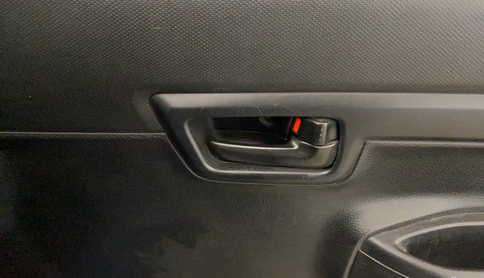 2019 Maruti S PRESSO VXI PLUS AMT, Petrol, Automatic, 67,507 km, Driver Side Door Panels Control