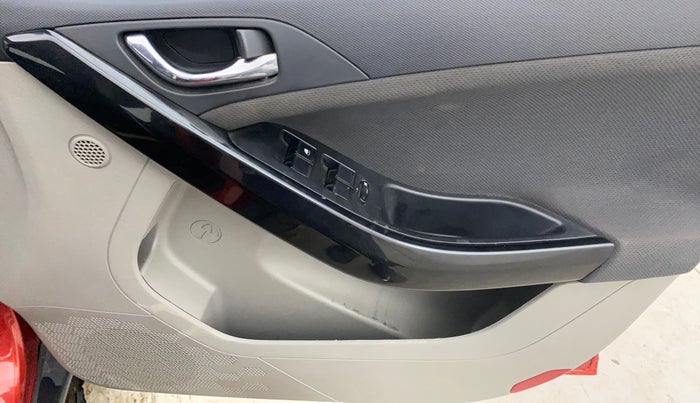 2019 Tata NEXON XZ PETROL, Petrol, Manual, 71,862 km, Driver Side Door Panels Control