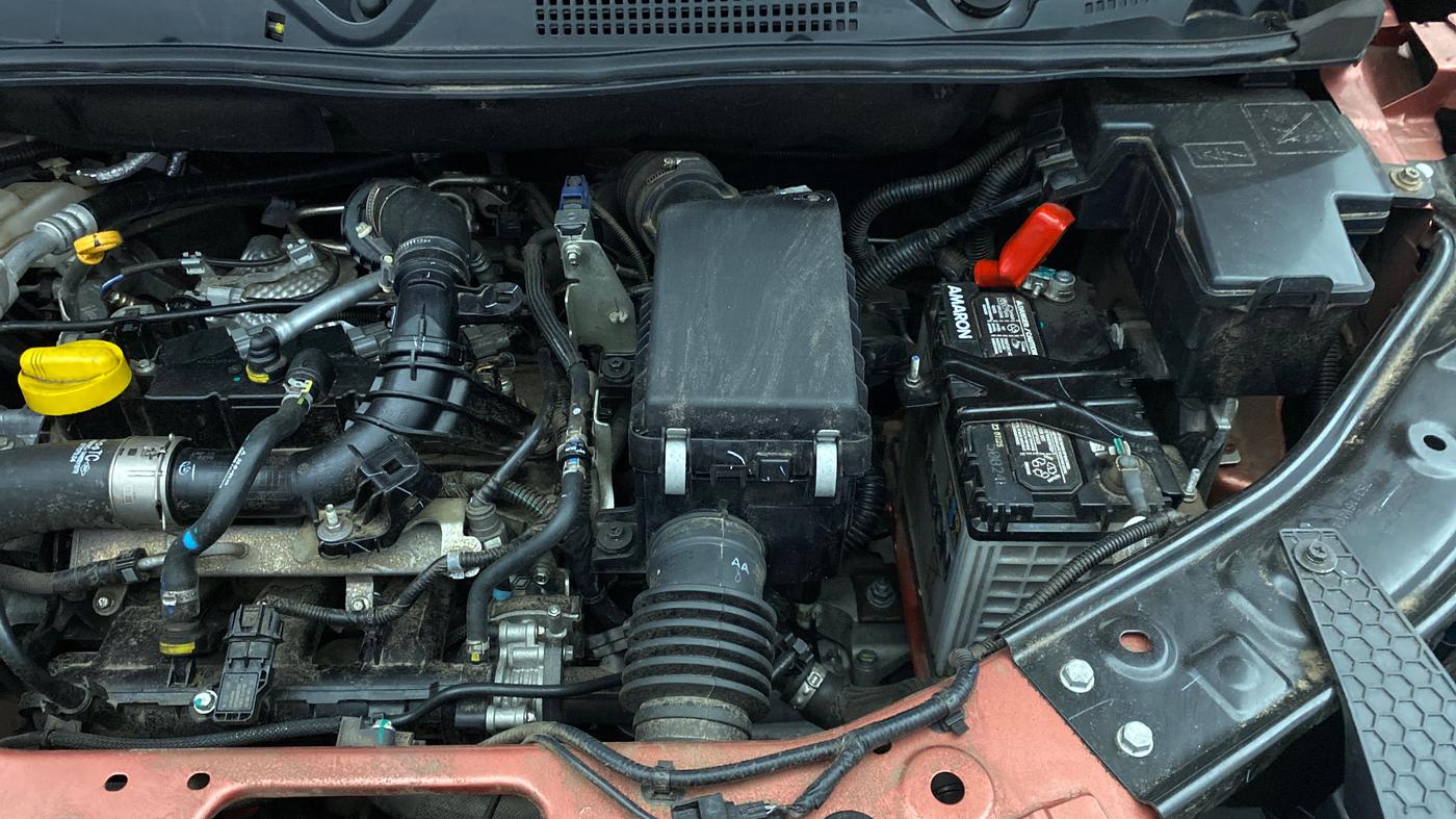 2025 Nissan MAGNITE Tekna HRAO 1.0 Turbo Petrol MT, Petrol, Manual, 6,607 km, Engine View - Left