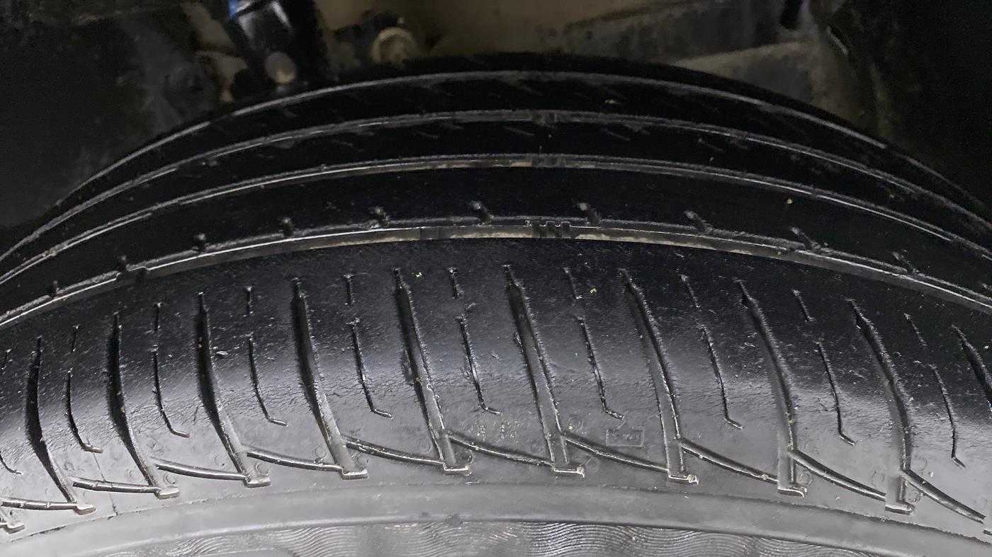 2018 Renault Duster RXS AMT 110 PS, Diesel, Automatic, 60,011 km, Right Front Tyre Tread
