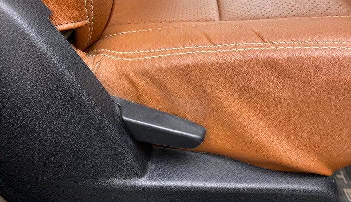 2018 Renault Duster RXS AMT 110 PS, Diesel, Automatic, 60,011 km, Driver Side Adjustment Panel