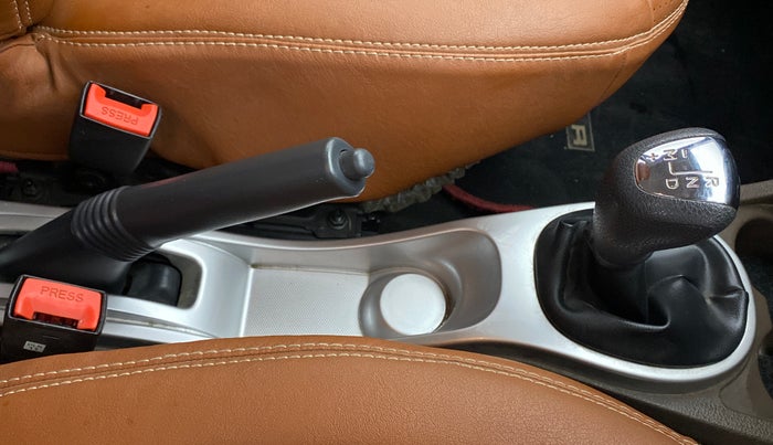 2018 Renault Duster RXS AMT 110 PS, Diesel, Automatic, 60,011 km, Gear Lever