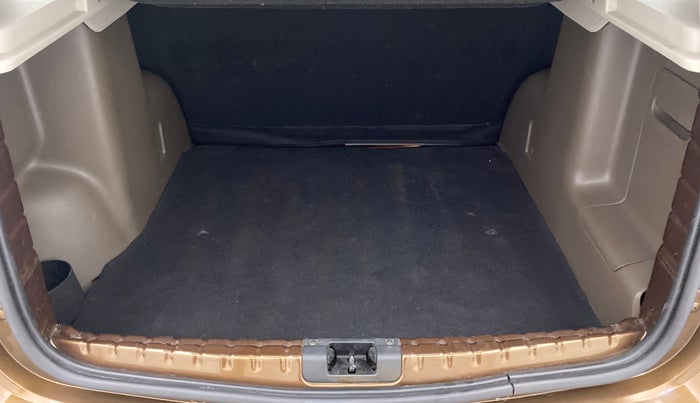 2018 Renault Duster RXS AMT 110 PS, Diesel, Automatic, 60,011 km, Boot Inside