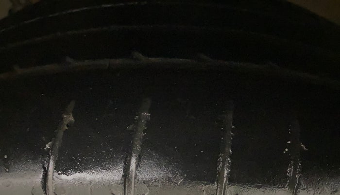 2020 Maruti Ciaz ALPHA 1.5 SHVS PETROL, Petrol, Manual, 60,724 km, Left Front Tyre Tread