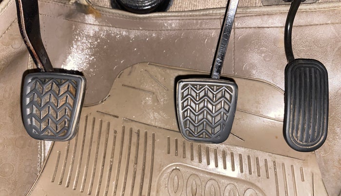 2015 Toyota Innova 2.5 VX 7 STR, Diesel, Manual, 94,717 km, Pedals