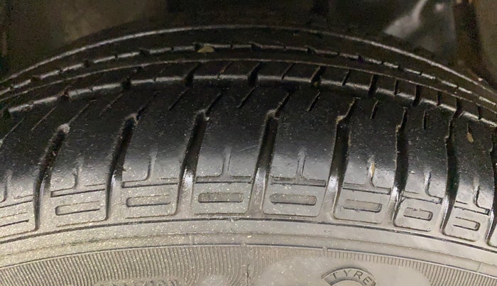 2015 Toyota Innova 2.5 VX 7 STR, Diesel, Manual, 94,717 km, Left Front Tyre Tread