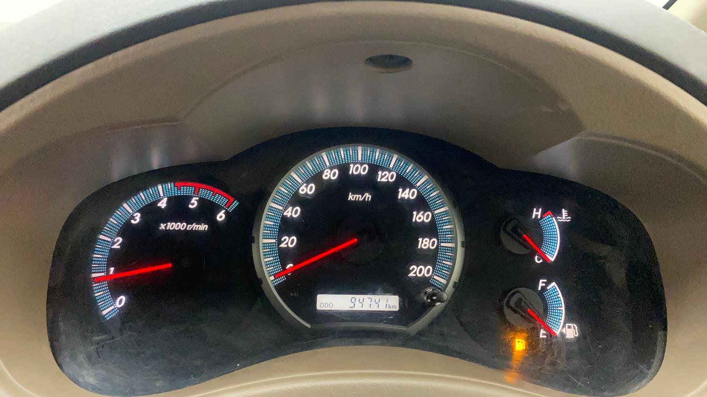 2015 Toyota Innova 2.5 VX 7 STR, Diesel, Manual, 94,748 km, Odometer Image