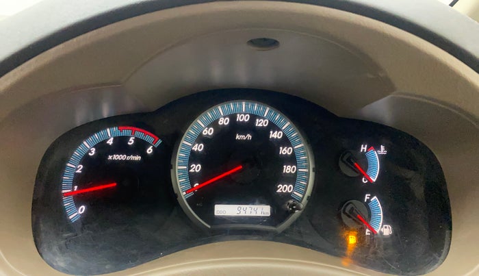 2015 Toyota Innova 2.5 VX 7 STR, Diesel, Manual, 94,717 km, Odometer Image