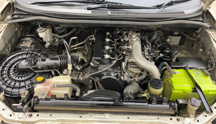 2015 Toyota Innova 2.5 VX 7 STR, Diesel, Manual, 94,717 km, Engine View