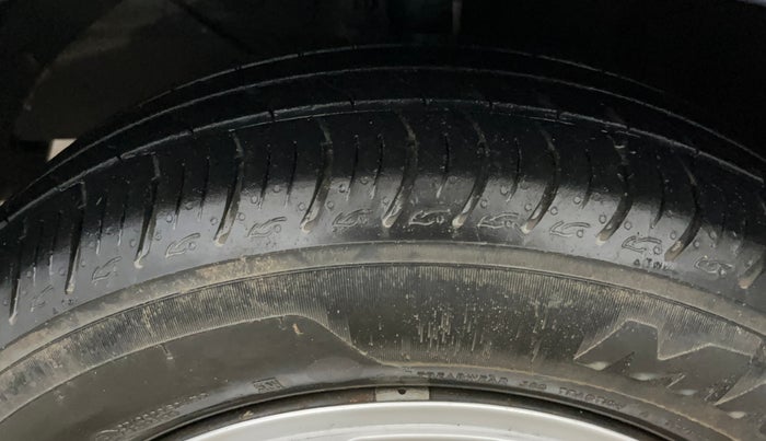 2020 Maruti Baleno DELTA PETROL 1.2, Petrol, Manual, 43,458 km, Left Front Tyre Tread