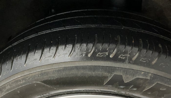 2020 Maruti Baleno DELTA PETROL 1.2, Petrol, Manual, 43,458 km, Left Rear Tyre Tread