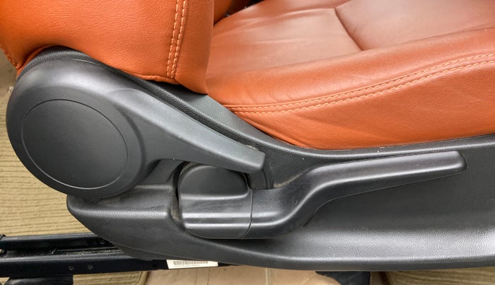 2021 Honda Amaze 1.2L I-VTEC S, Petrol, Manual, 17,147 km, Driver Side Adjustment Panel