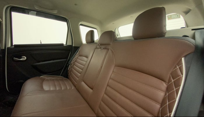 2021 Renault Duster RXS 1.5 PETROL MT, Petrol, Manual, 12,648 km, Right Side Rear Door Cabin