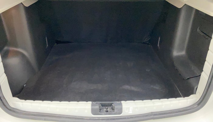 2021 Renault Duster RXS 1.5 PETROL MT, Petrol, Manual, 12,648 km, Boot Inside