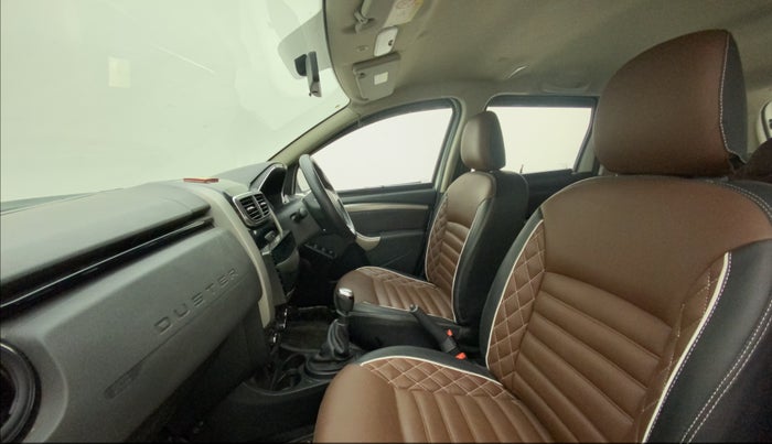 2021 Renault Duster RXS 1.5 PETROL MT, Petrol, Manual, 12,648 km, Right Side Front Door Cabin