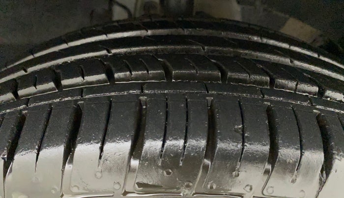 2021 Renault Duster RXS 1.5 PETROL MT, Petrol, Manual, 12,648 km, Right Front Tyre Tread