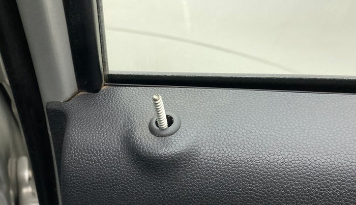 2016 Maruti Alto 800 VXI, Petrol, Manual, 45,782 km, Lock system - Door lock knob has minor damage