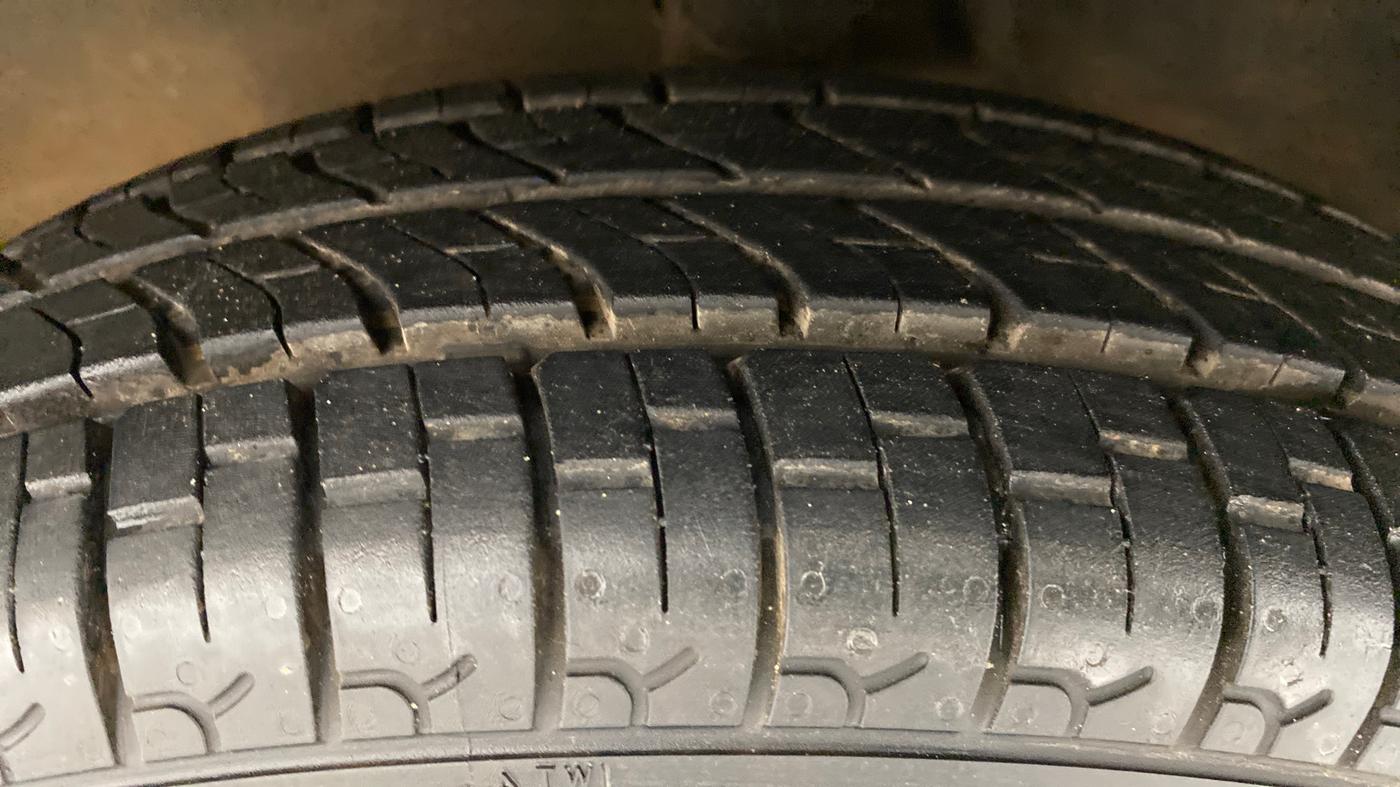 2016 Maruti Alto 800 VXI, Petrol, Manual, 45,782 km, Left Front Tyre Tread