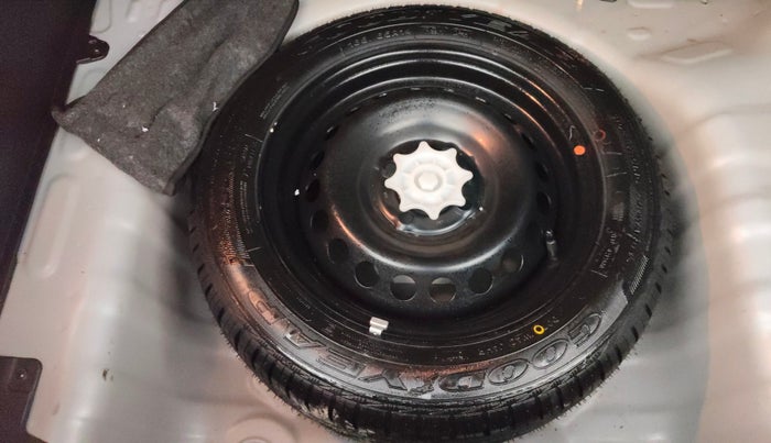 2017 Hyundai Grand i10 ASTA 1.2 KAPPA VTVT, Petrol, Manual, 28,009 km, Spare Tyre