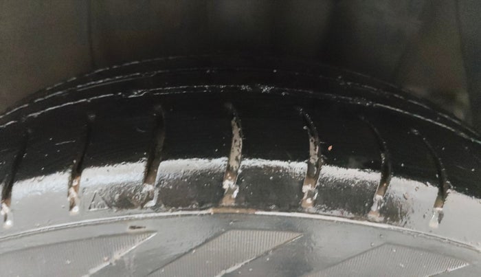 2017 Hyundai Grand i10 ASTA 1.2 KAPPA VTVT, Petrol, Manual, 28,009 km, Left Rear Tyre Tread