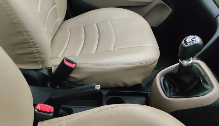 2017 Hyundai Grand i10 ASTA 1.2 KAPPA VTVT, Petrol, Manual, 28,009 km, Gear Lever