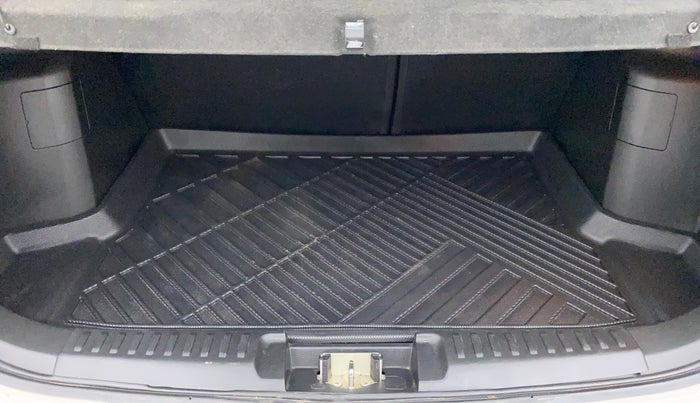 2021 Toyota URBAN CRUISER PREMIUM GRADE AT, Petrol, Automatic, 33,941 km, Boot Inside