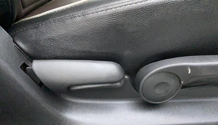 2021 Toyota URBAN CRUISER PREMIUM GRADE AT, Petrol, Automatic, 33,941 km, Driver Side Adjustment Panel