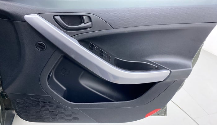 2021 Tata NEXON XM 1.2, Petrol, Manual, 19,080 km, Driver Side Door Panels Control