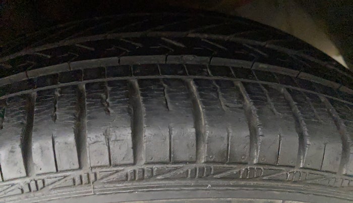 2018 Hyundai Grand i10 SPORTZ AT 1.2 KAPPA VTVT, Petrol, Automatic, 17,889 km, Left Front Tyre Tread