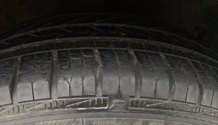 2018 Hyundai Grand i10 SPORTZ AT 1.2 KAPPA VTVT, Petrol, Automatic, 17,889 km, Right Front Tyre Tread