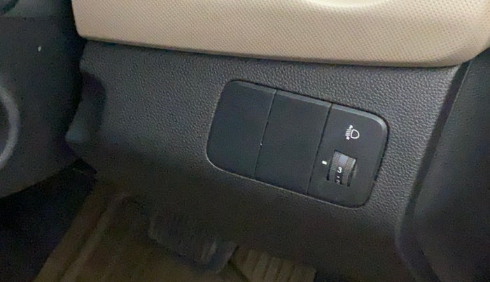 2018 Hyundai Grand i10 SPORTZ AT 1.2 KAPPA VTVT, Petrol, Automatic, 17,889 km, Dashboard - Headlight height adjustment not working