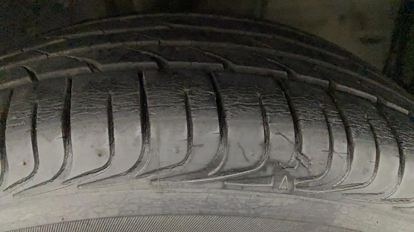 2014 Toyota Etios VX, Petrol, Manual, 11,568 km, Left Rear Tyre Tread