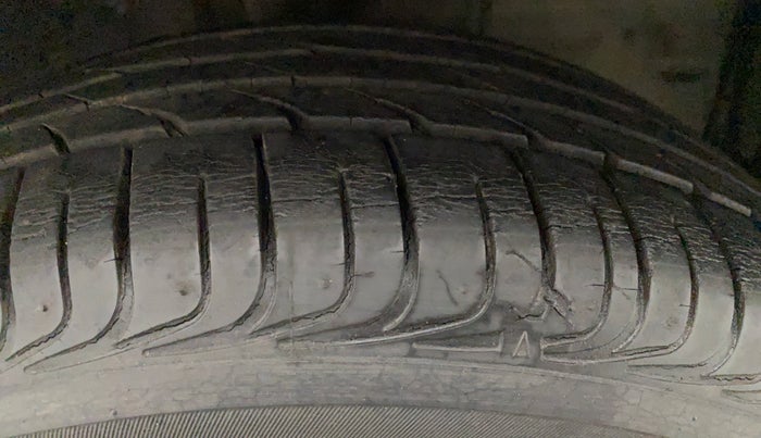 2014 Toyota Etios VX, Petrol, Manual, 11,568 km, Left Rear Tyre Tread