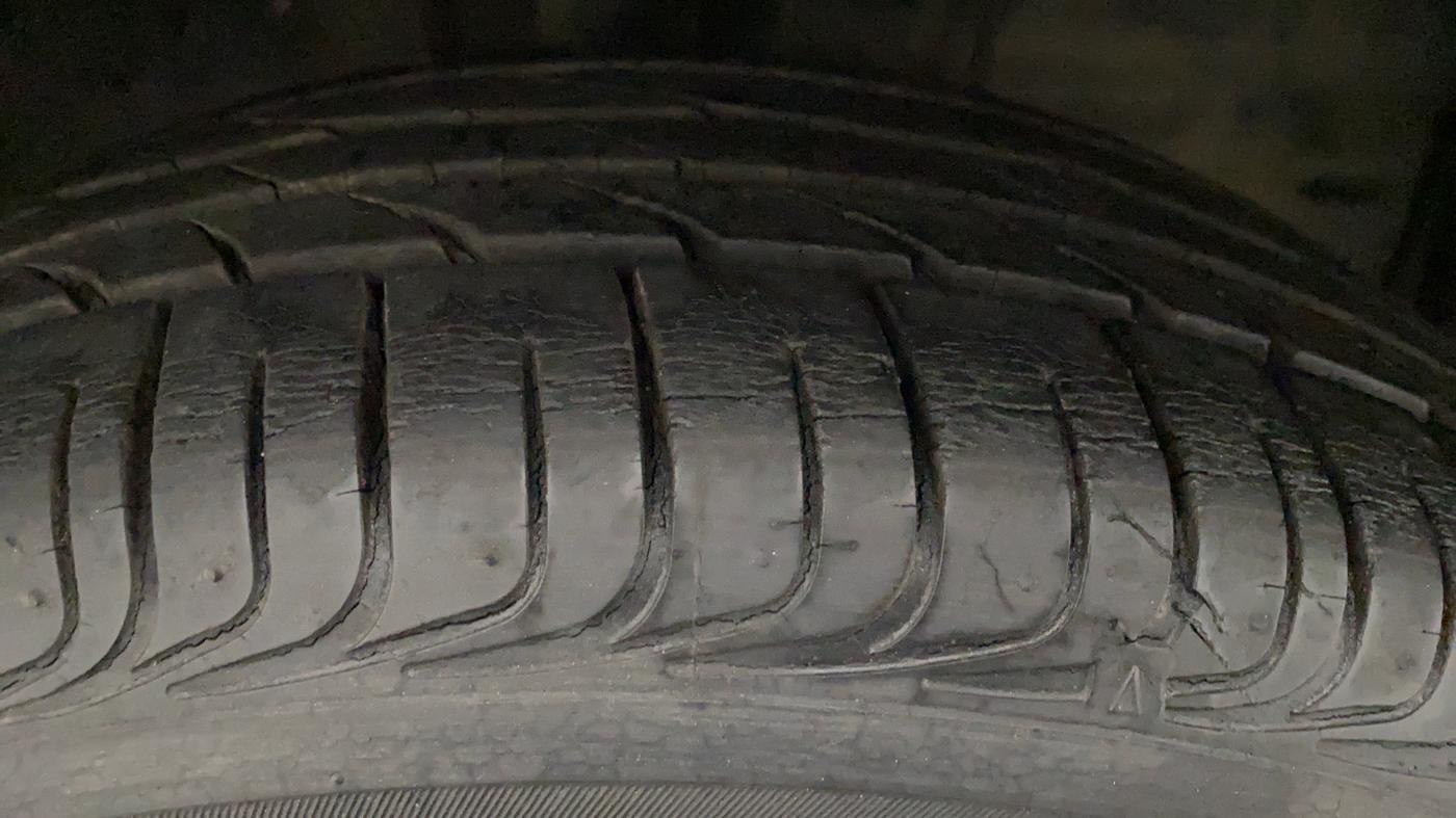 2014 Toyota Etios VX, Petrol, Manual, 11,568 km, Right Front Tyre Tread