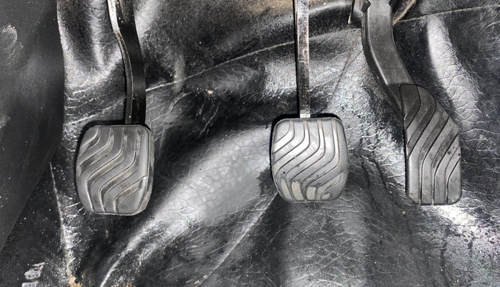 2021 Renault TRIBER RXZ DUAL TONE, Petrol, Manual, 25,482 km, Pedals