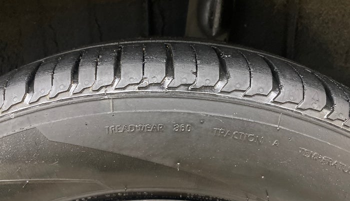 2021 Renault TRIBER RXZ DUAL TONE, Petrol, Manual, 25,482 km, Left Rear Tyre Tread