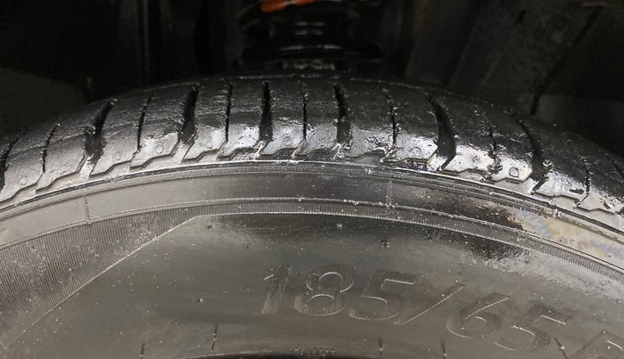 2021 Renault TRIBER RXZ DUAL TONE, Petrol, Manual, 25,482 km, Right Front Tyre Tread