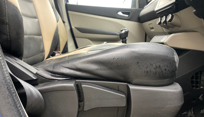 2021 Renault TRIBER RXZ DUAL TONE, Petrol, Manual, 25,482 km, Driver Side Adjustment Panel