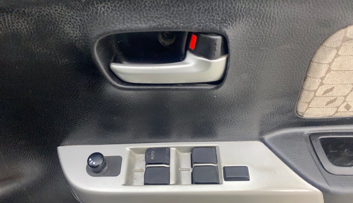 2014 Maruti Wagon R 1.0 VXI, Petrol, Manual, 60,109 km, Driver Side Door Panels Control