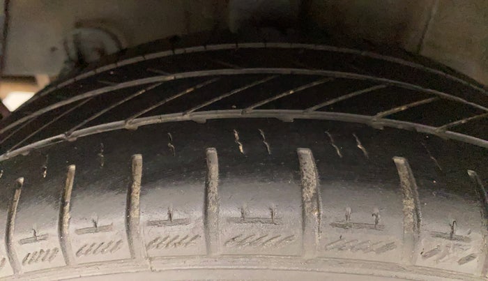 2019 Hyundai Grand i10 SPORTZ AT 1.2 KAPPA VTVT, Petrol, Automatic, 31,938 km, Right Rear Tyre Tread