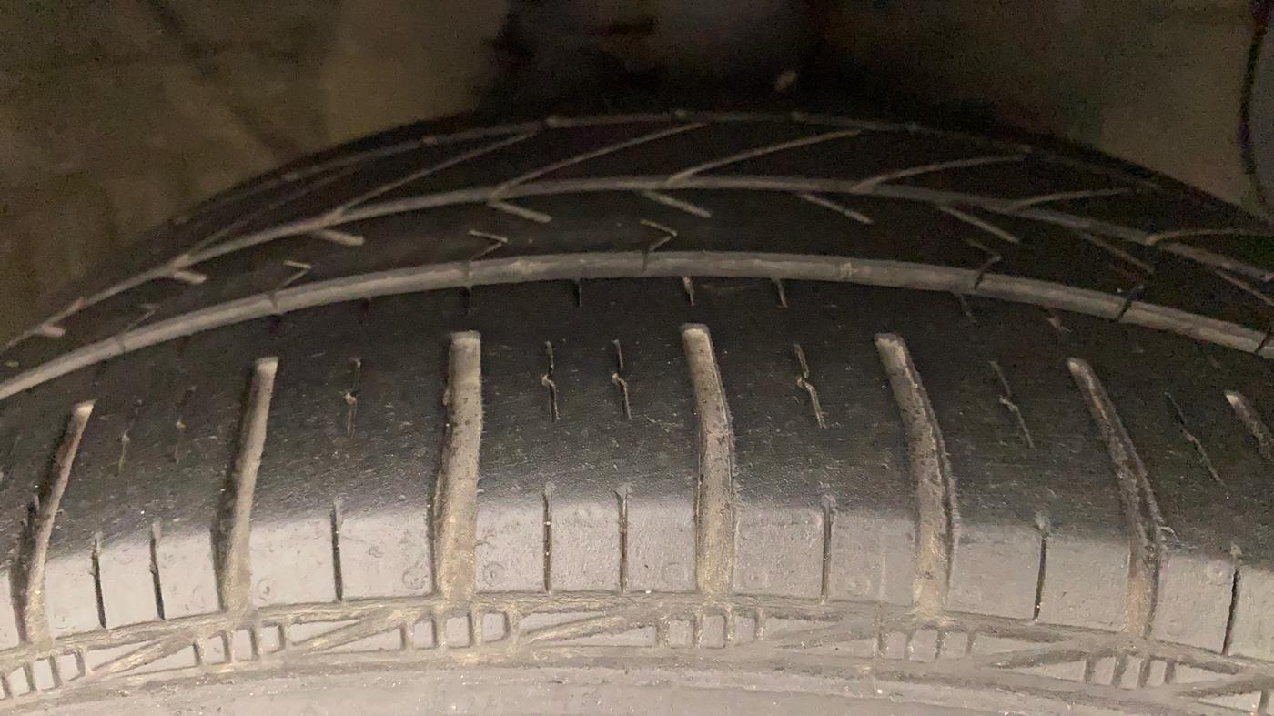 2019 Hyundai Grand i10 SPORTZ AT 1.2 KAPPA VTVT, Petrol, Automatic, 31,938 km, Right Front Tyre Tread