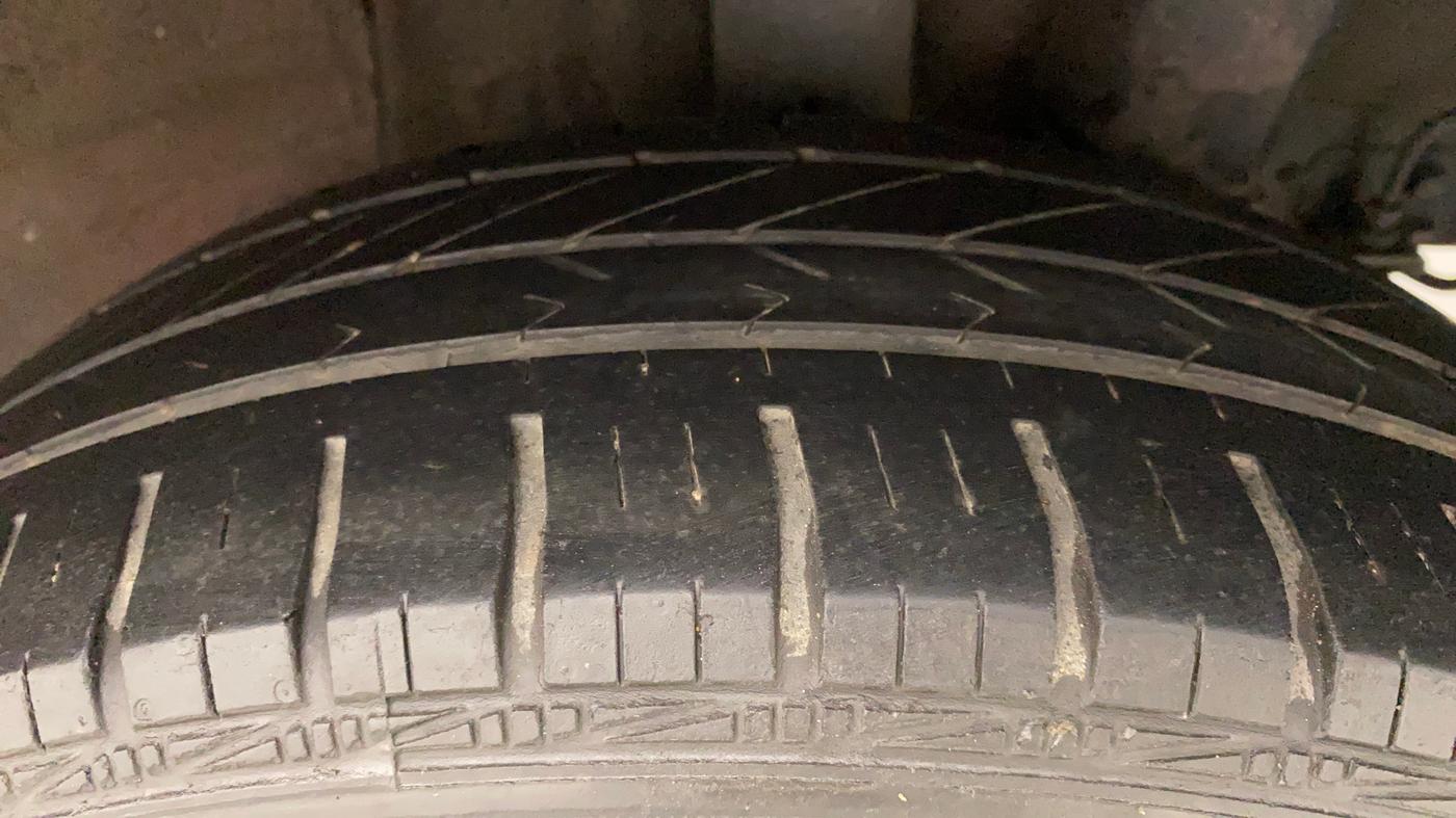 2019 Hyundai Grand i10 SPORTZ AT 1.2 KAPPA VTVT, Petrol, Automatic, 31,938 km, Left Rear Tyre Tread