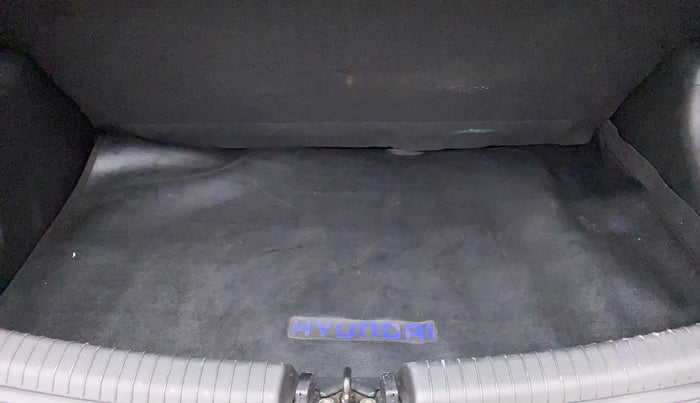 2019 Hyundai Grand i10 SPORTZ AT 1.2 KAPPA VTVT, Petrol, Automatic, 31,938 km, Boot Inside