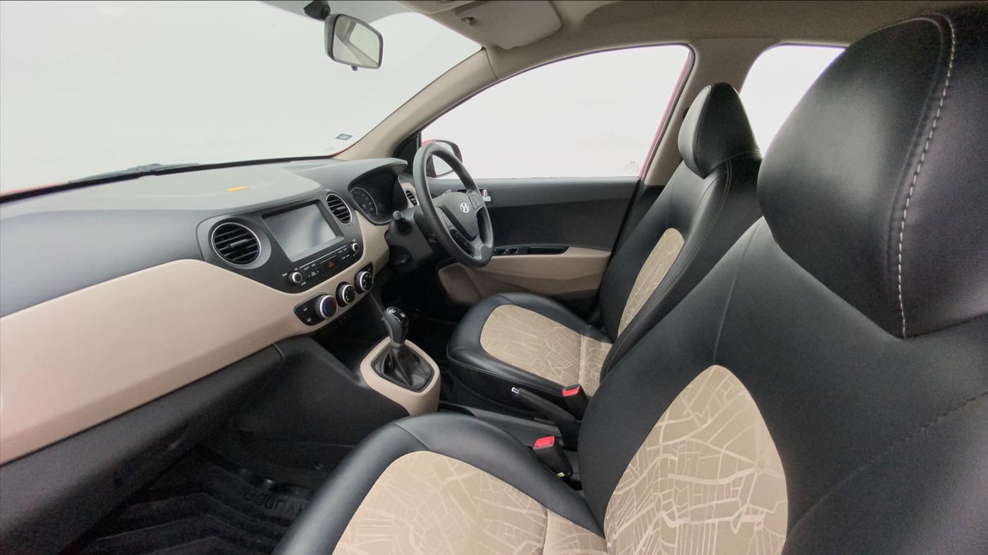 2019 Hyundai Grand i10 SPORTZ AT 1.2 KAPPA VTVT, Petrol, Automatic, 31,938 km, Right Side Front Door Cabin