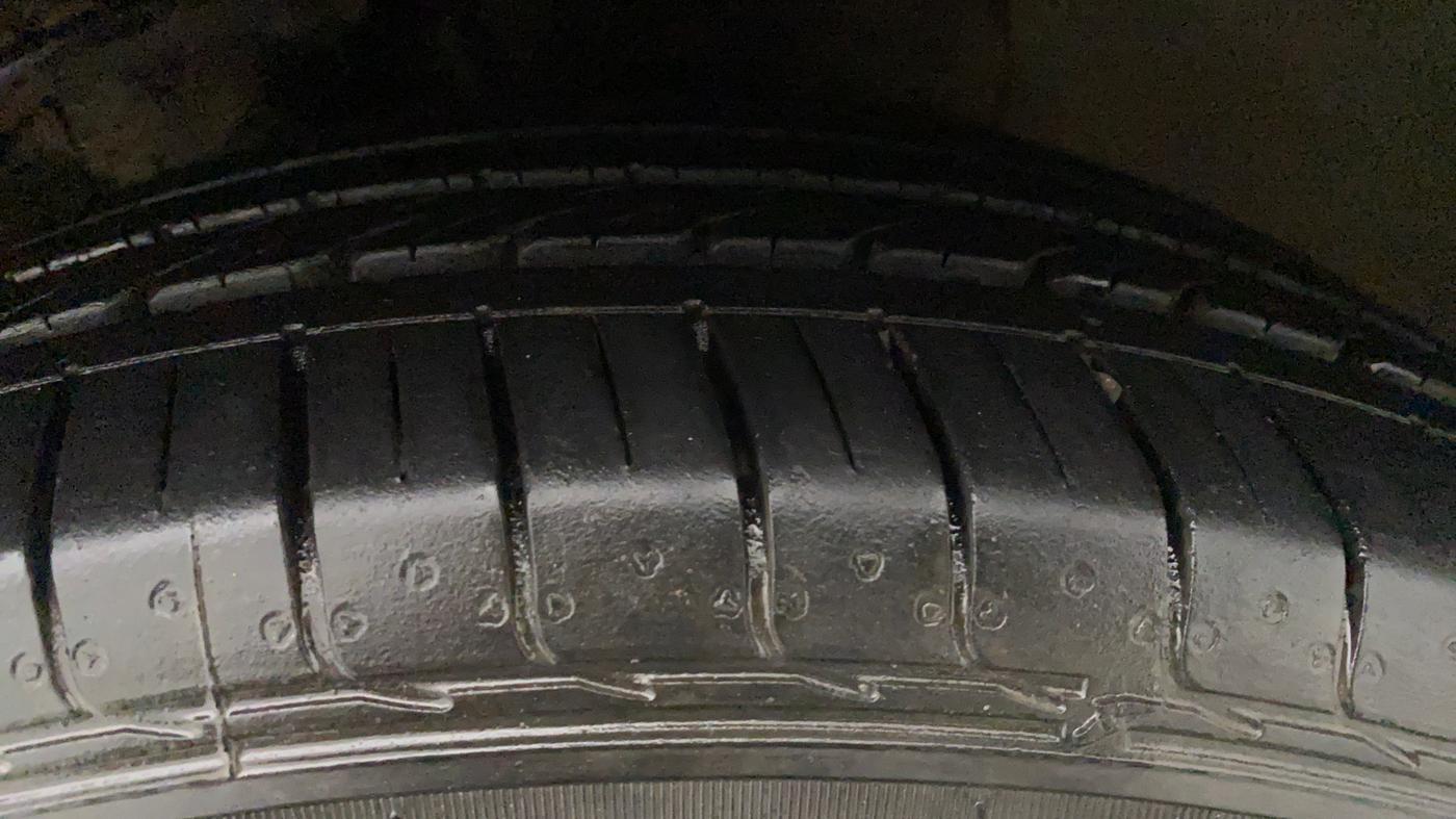 2016 Hyundai Creta SX PLUS AT 1.6 PETROL, Petrol, Automatic, 65,597 km, Left Front Tyre Tread