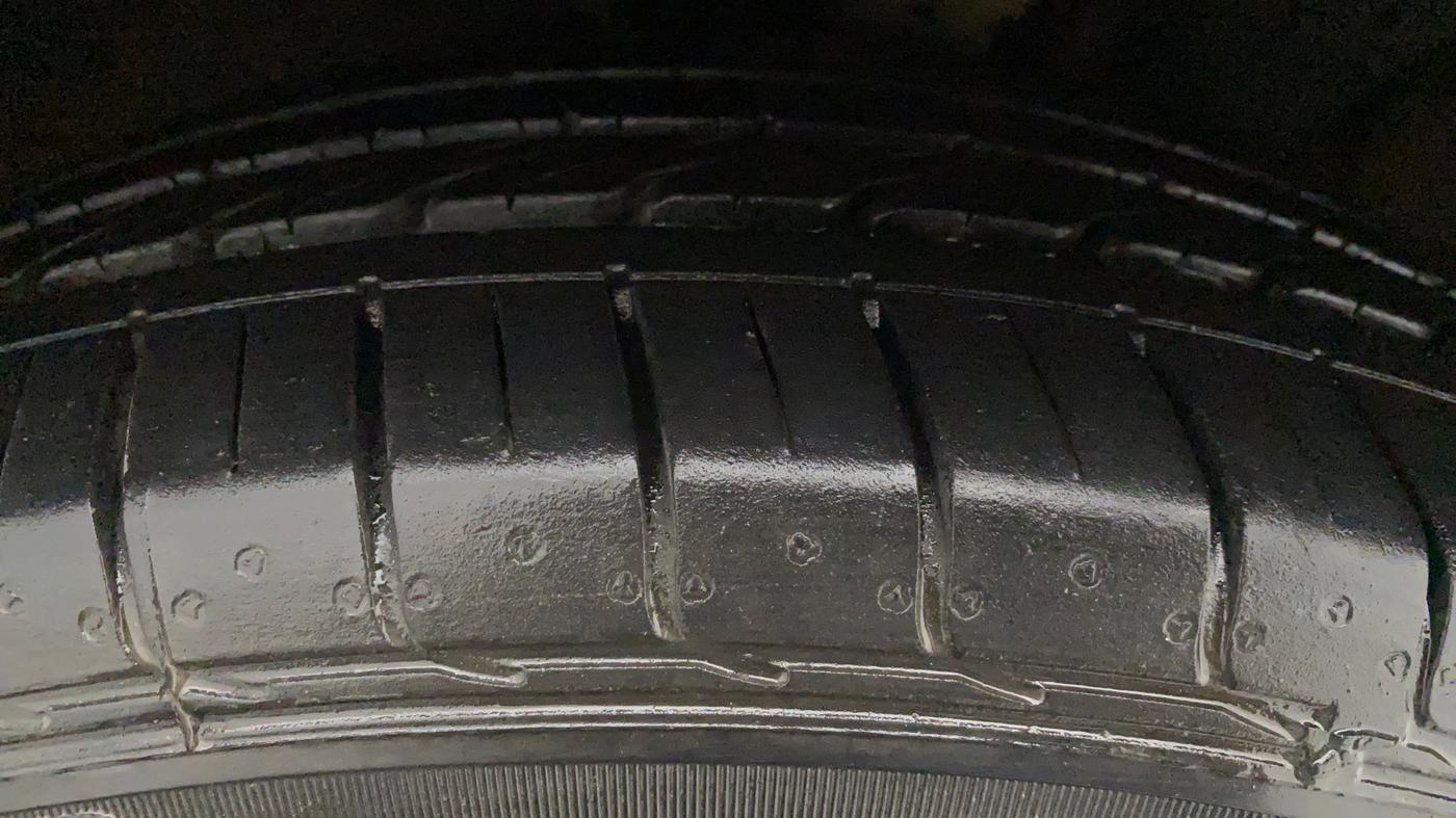2016 Hyundai Creta SX PLUS AT 1.6 PETROL, Petrol, Automatic, 65,597 km, Right Front Tyre Tread